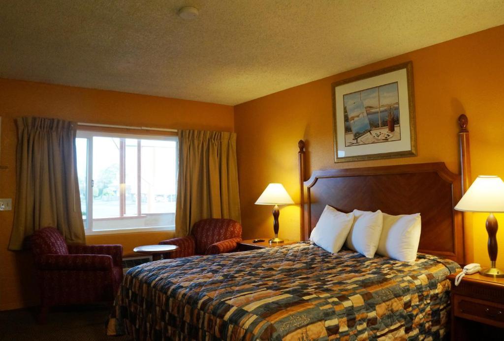 Classic Inn Ред Блъф Екстериор снимка